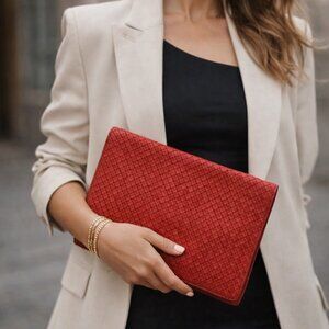 Stunning Red Bottega Veneta Intrecciato Clutch ❤️‍🔥